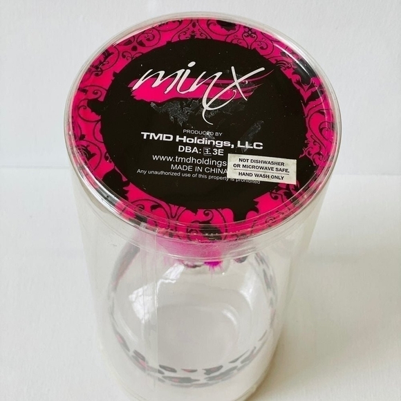 NIB Fancy Glass MINX Collector Bride-To-Be Vine Glass Pink Black Fur Charm Glass - Picture 3 of 4